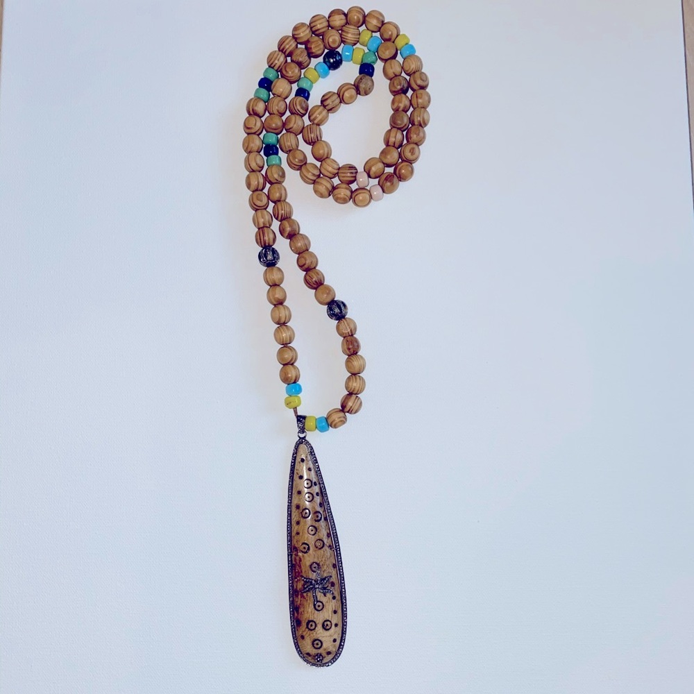 Beaded necklace
